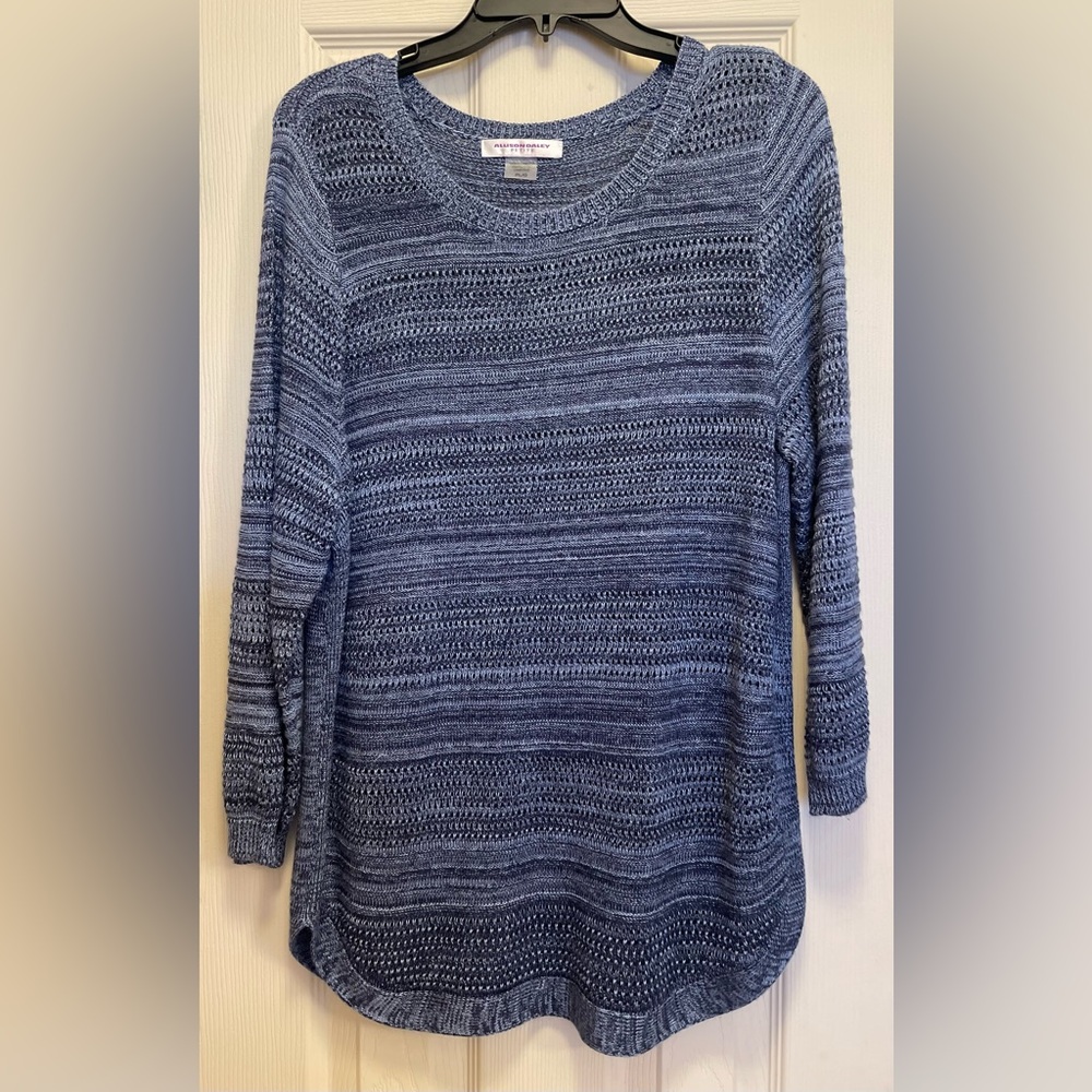 Beautiful light weight sweater.